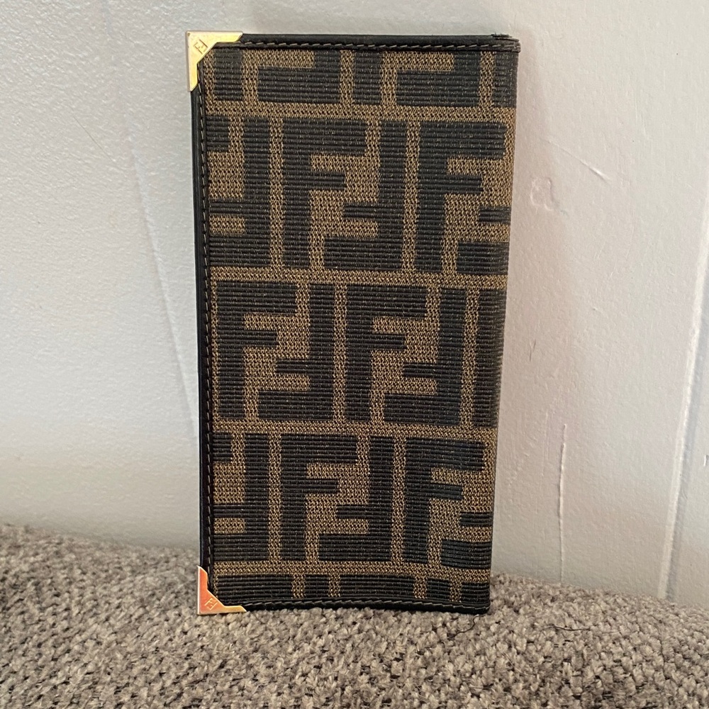 Fendi Tan and Black Logo checkbook holder - Picture 10 of 13